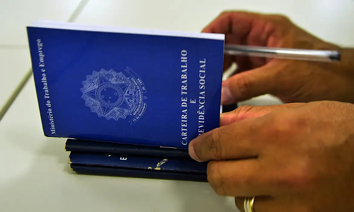 Brasil cria 1,279 milhão de postos de trabalho em 2025, aponta Caged