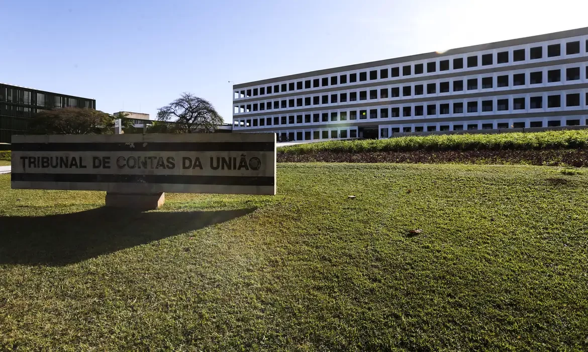 TCU aprova com ressalvas contas do governo Lula de 2024