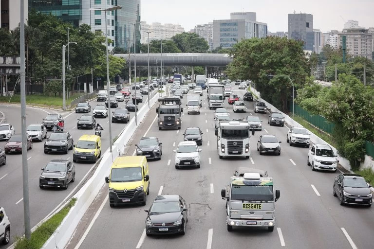 IPVA 2026: posso parcelar o imposto em quantas vezes?