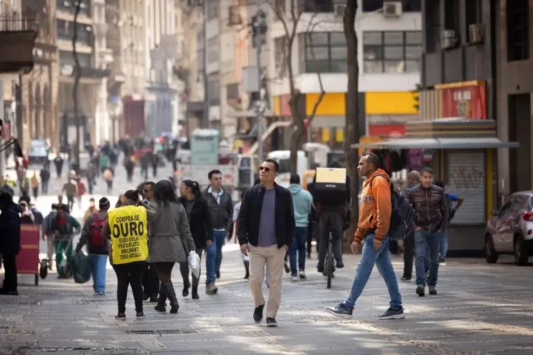 Estado de São Paulo gera 2 mil vagas de emprego por dia no primeiro semestre do ano