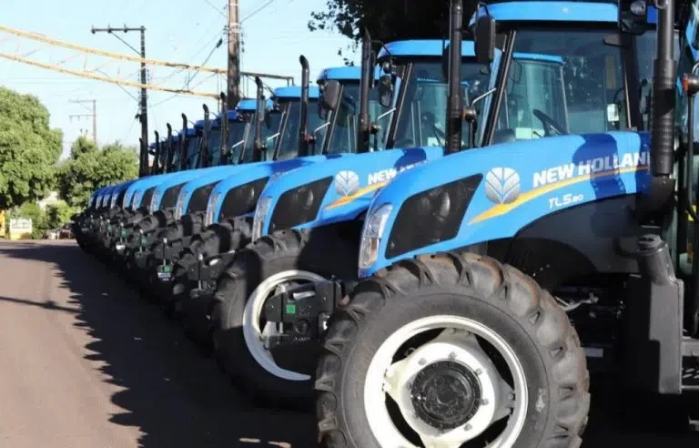 Governo de SP firma novos convênios e amplia acesso a crédito rural para compra de tratores