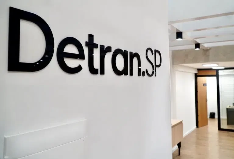 Governo de SP reformula portal e aplicativo do Detran-SP em nova frente da transformação digital do estado