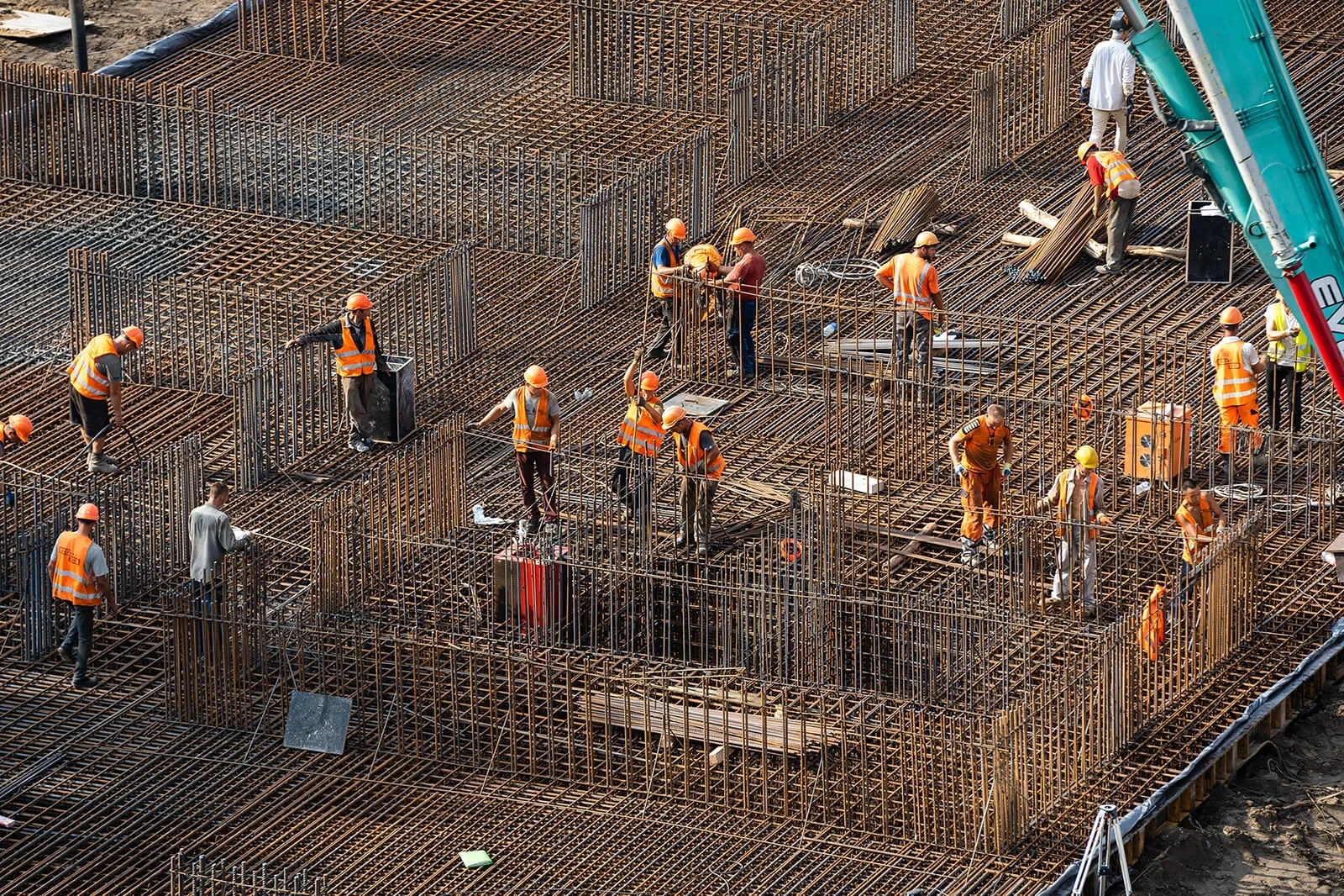 SP acumula mais de 173 mil vagas na área da construção civil este ano; veja como se inscrever