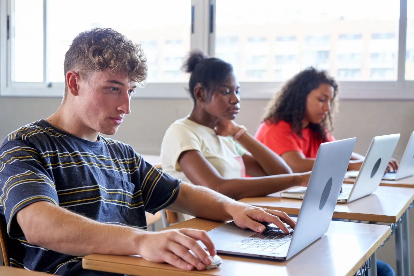 Últimos dias para se inscrever em quase 3 mil vagas de cursos online gratuitos em todo o estado de SP