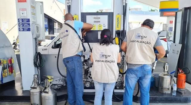 Ipem-SP lança plataforma para identificar postos com bombas que impedem fraudes