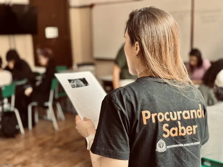Programa que leva educação jurídica às escolas de SP é renovado até 2028