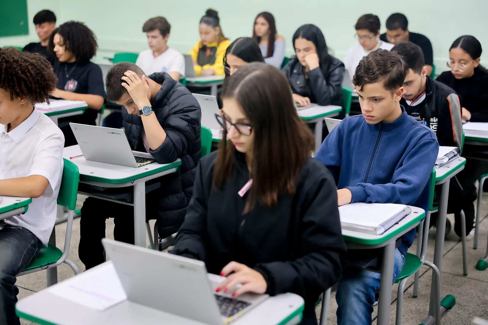 1 milhão de estudantes do Programa Ensino Integral devem definir disciplinas para aulas práticas até 21 de agosto
