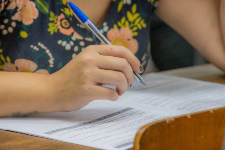 Adolescentes da Fundação Casa prestam vestibular da Fatec em busca de qualificação profissional