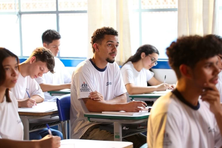 Empresas têm até 31 de maio para se cadastrar no BEEM e contratar estagiários da rede estadual