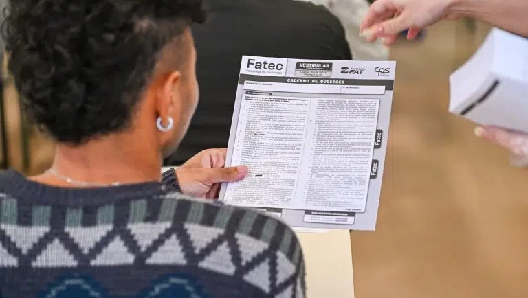 Análise e Desenvolvimento de Sistemas lidera procura no Vestibular das Fatecs de SP; prova será neste domingo (29)