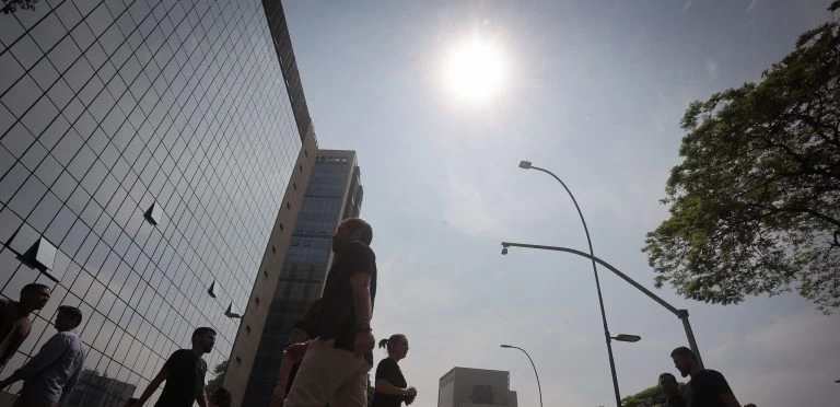 Defesa Civil emite terceiro alerta severo de baixa umidade do ar em 466 municípios; veja lista