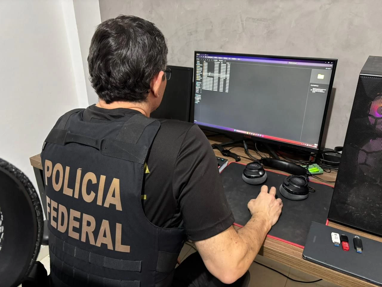 PF deflagra operação em 17 estados contra abuso sexual infantil na internet