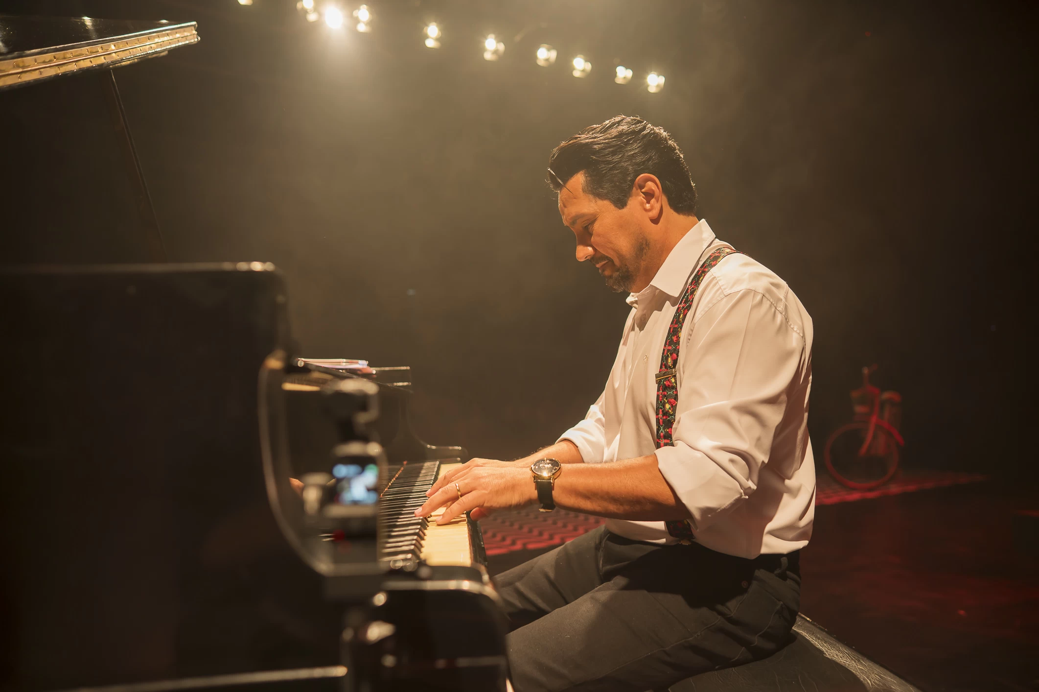 "Um Piano e Muitas Histórias": Após trajetória na TV brasileira, Hamilton de Oliveira celebra 33 anos de carreira com a 5ª edição de gala em Sorocaba