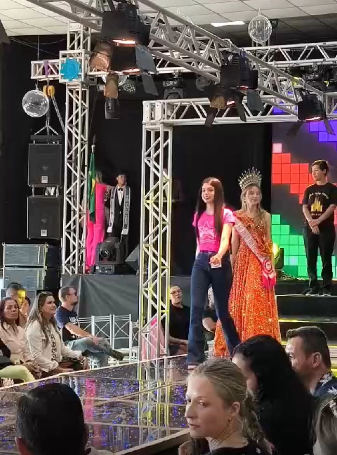 Irmãs de Iperó vence concurso Miss Teen infantil