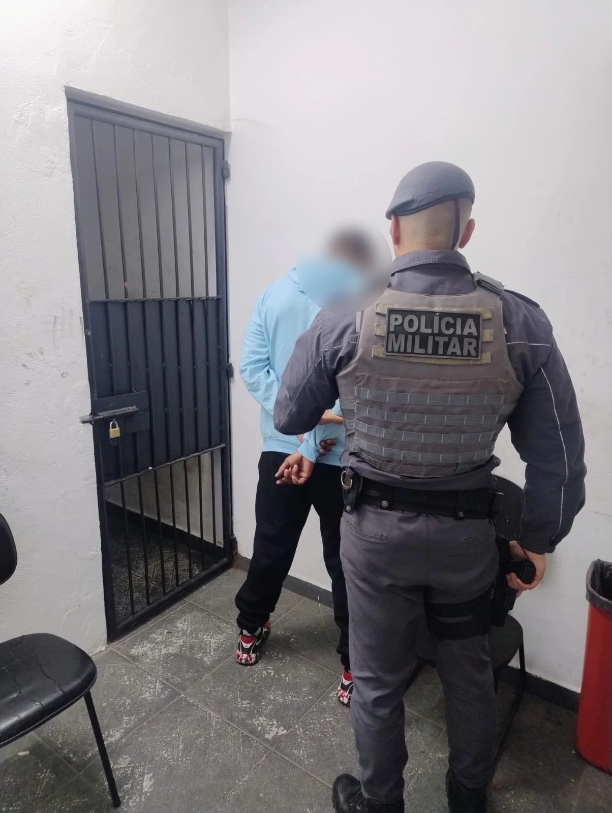Homem é detido após descumprir medida protetiva e ameaçar ex-companheira