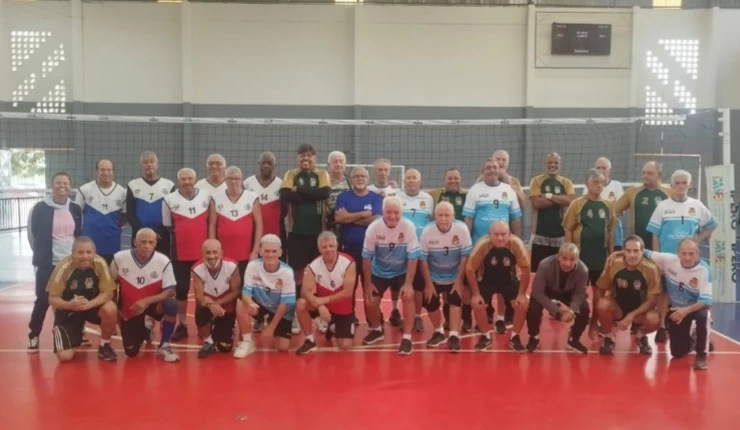 Equipe de Voleibol da Terceira Idade participa do JOMI 2025