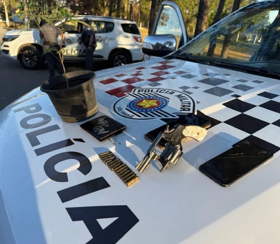 Polícia Militar de Iperó detém quatro pessoas no Bairro Bela Vista