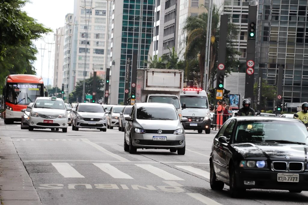 IPVA: SP dá desconto de 3% aos donos de veículos com placa final 2 até terça-feira (14)