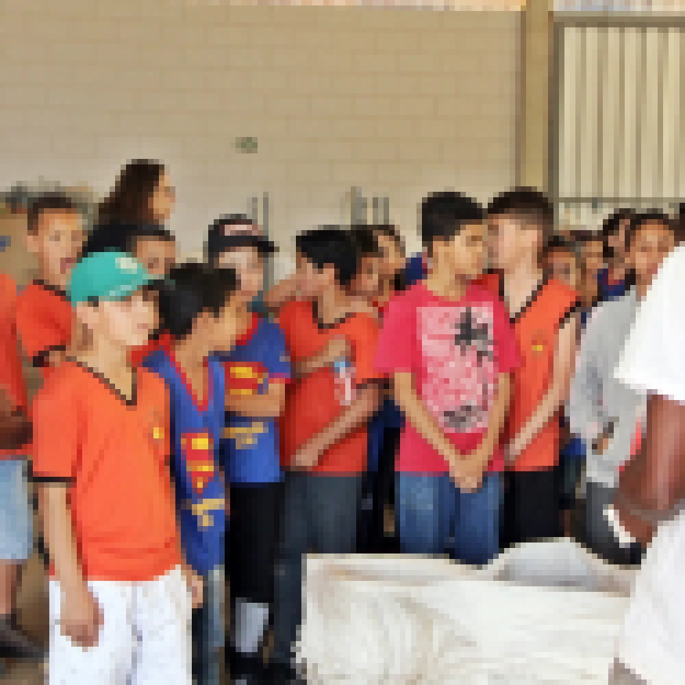 Escolas visitam Galpão da IperCicla