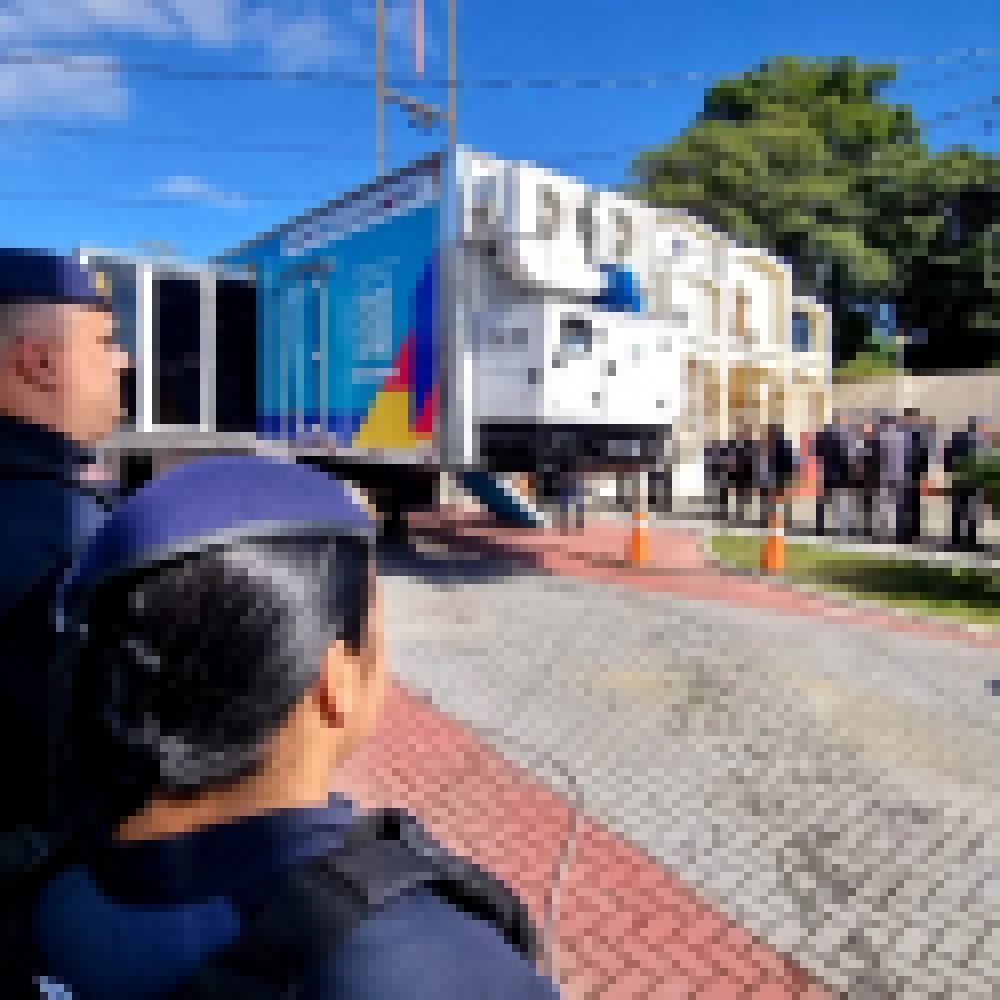 Primeira-dama do Estado visita carreta do programa ‘Caminho da Capacitação’ em Iperó