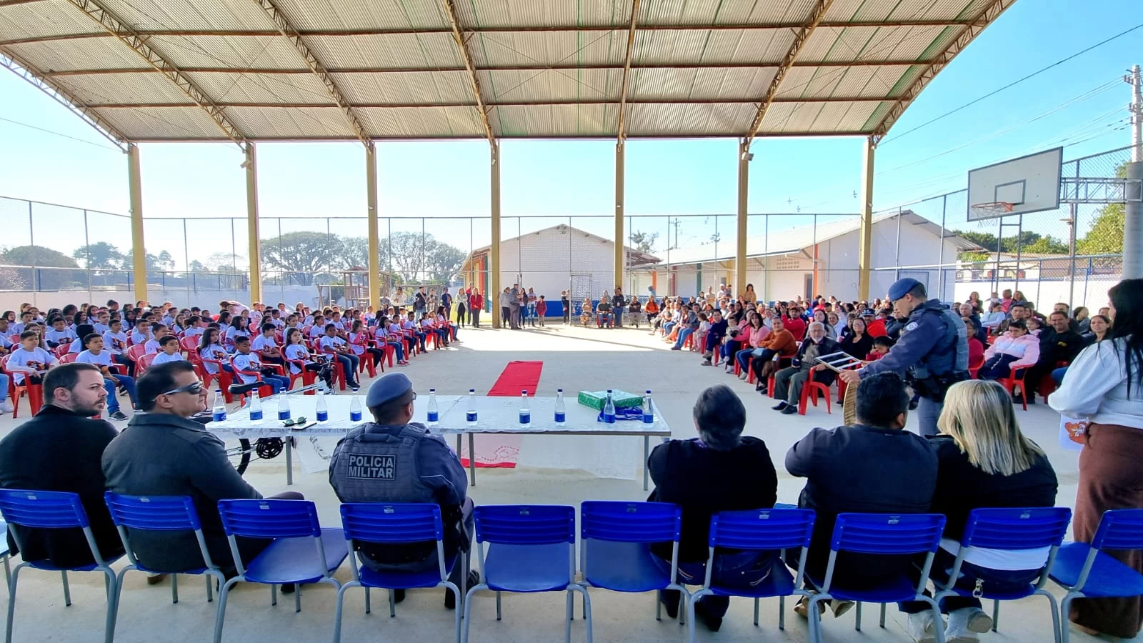 Alunos da Escola Municipal “Dona Cecy Monteiro Oetterer” participam de formatura do PROERD
