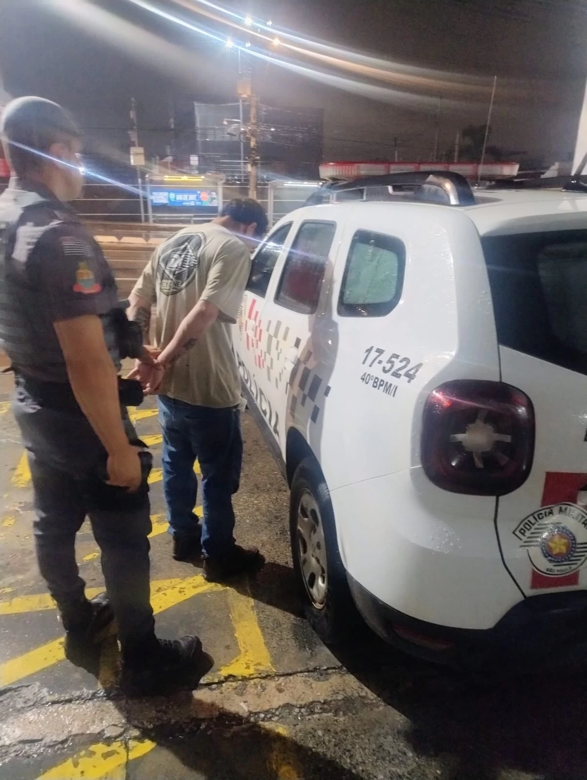 Homem com mandado de prisão civil é detido durante abordagem