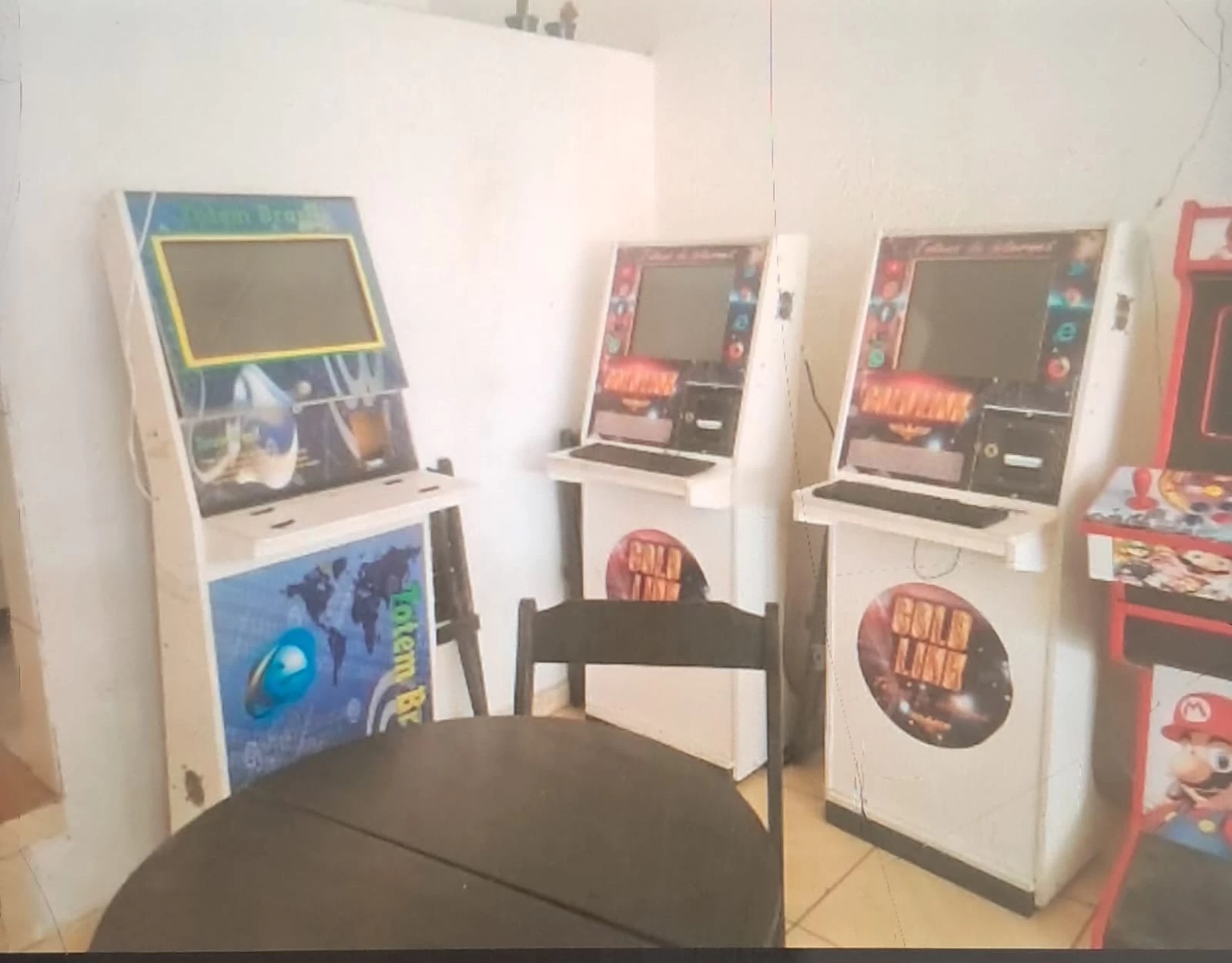 Máquinas caça-níqueis são encontradas em bar após denúncia