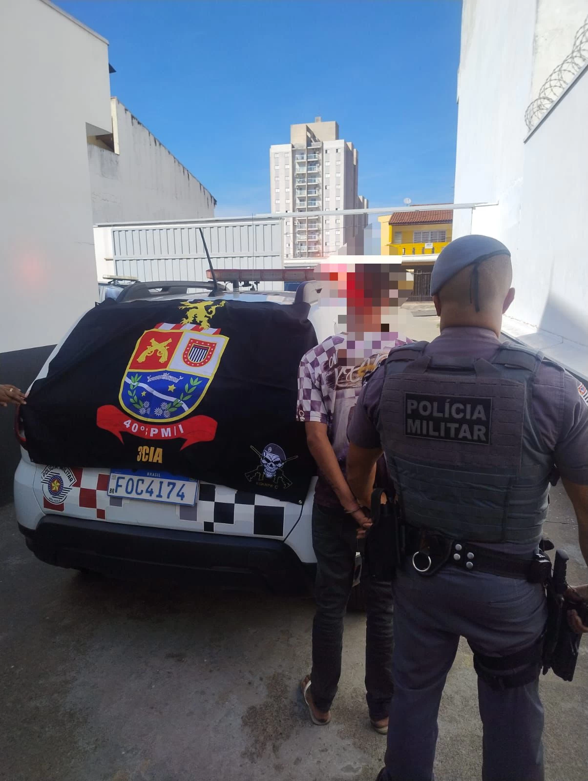 Polícia Militar prende homem procurado por tráfico de drogas