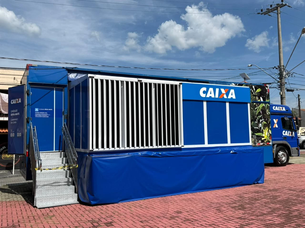Caminhão Caixa reforça atendimento a beneficiários de programas sociais em George Oetterer