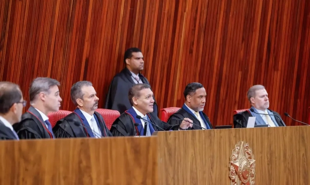TSE anula votos de Garotinho, e Ruas vence governo do Rio no 1º turno