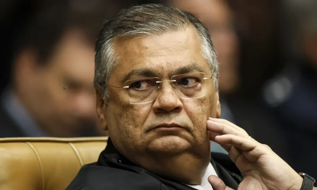 Dino manda PF apurar interferência externa no processo eleitoral