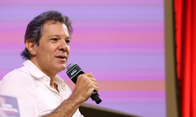 Banco Master é uma pancada no sistema bancário brasileiro, diz Haddad