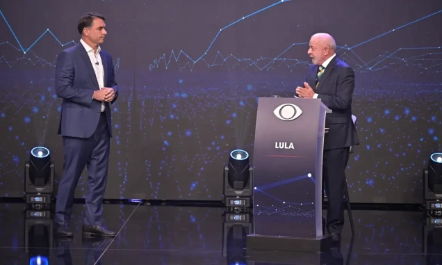 Mendonça diz que Flávio e Lula podem divulgar sigilos