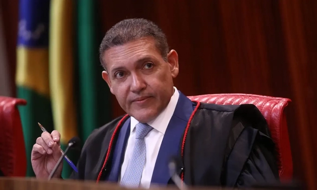 Urna eletrônica é patrimônio da democracia, diz presidente do TSE