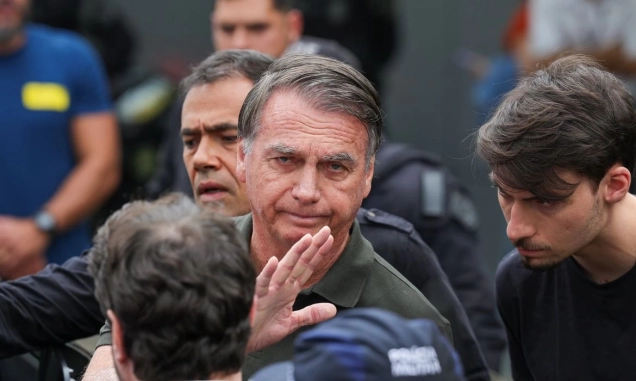 Delegado pede ao STF para ouvir Bolsonaro sobre arma apreendida