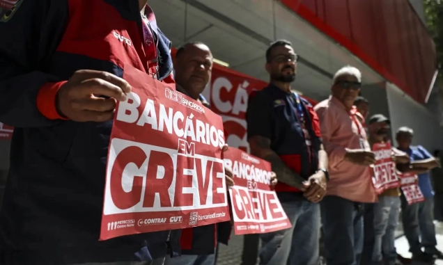 Bancários fazem paralisação nacional de 24 horas nesta quinta-feira
