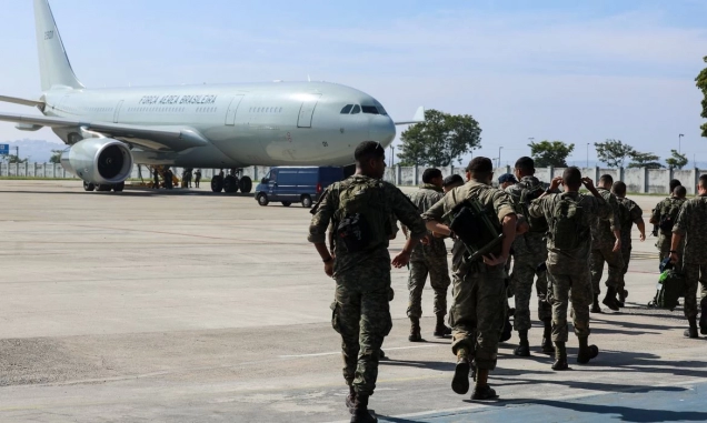 FAB envia militares e 18 toneladas de medicamentos para a Venezuela