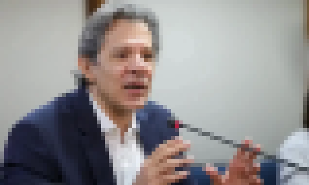 Haddad diz que BC precisa buscar nível de equilíbrio do dólar