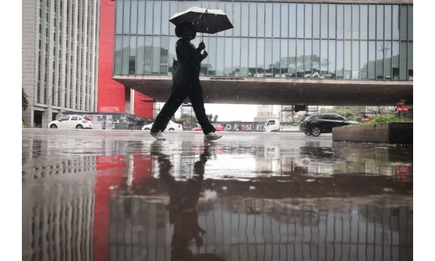 Defesa Civil alerta para cuidados com previsão de chuva no Dia de Finados
