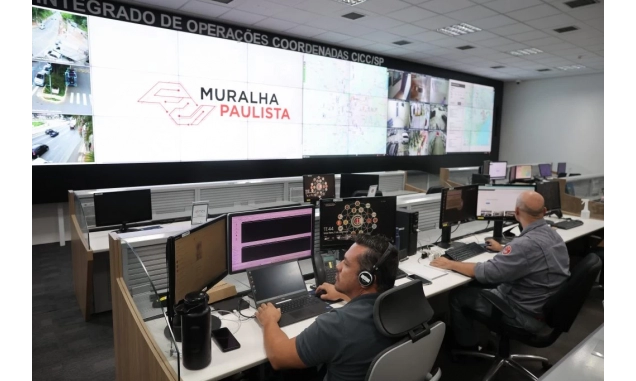 PM prende três procurados na Vila Belmiro e um no Allianz Parque, com ajuda do Muralha Paulista