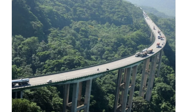 Feriado de Tiradentes deve levar quase 20 milhões de veículos às rodovias concedidas de São Paulo
