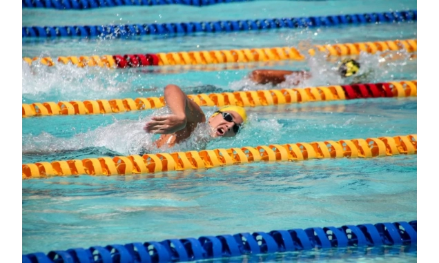 Natação supera corrida para fortalecer o coração, aponta estudo