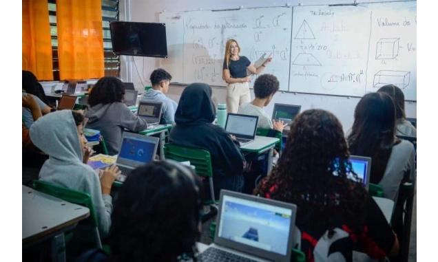 Governo de SP abre processo seletivo para professores de Ensino Fundamental e Médio