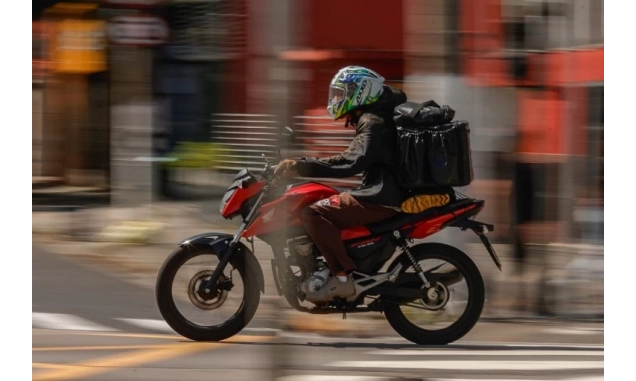 Mão na Roda elimina custos a motociclistas e motoristas profissionais