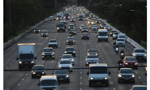 Demanda por serviços do Detran-SP cresce 57% com digitalização de atendimento