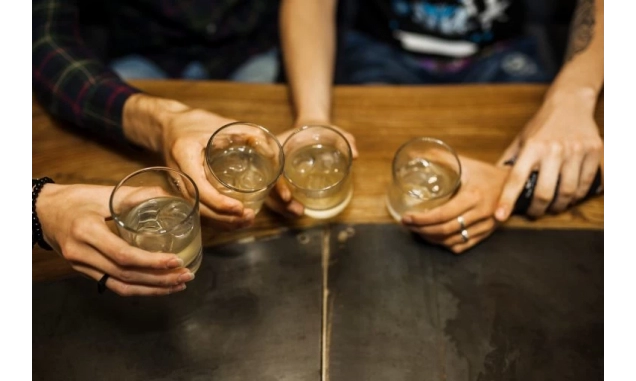 Consumo de álcool durante tratamento psiquiátrico pode oferecer risco à saúde