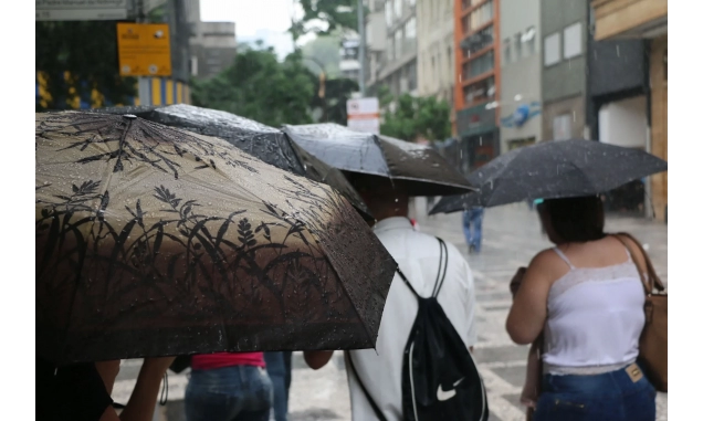 Defesa Civil alerta para chuva forte entre quarta (9) e quinta-feira (10) em diferentes regiões do estado