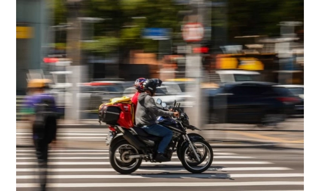 Mão na Roda: motociclistas profissionais de SP têm até 2 anos para curso e exame sem multa