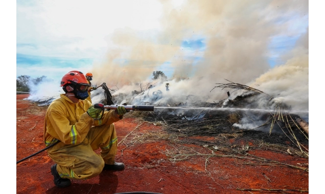 Defesa Civil emite alerta de emergência para incêndios no interior de SP durante o feriado