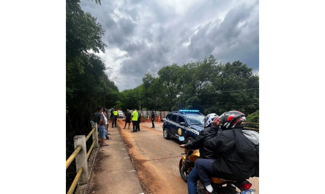 Protesto na ponte Iperó/Tatuí: moradores cobram fim da interdição